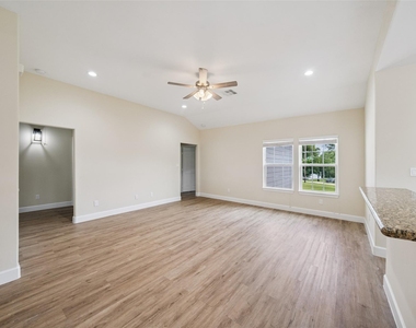 14107 Overstreet - Photo Thumbnail 5