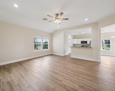 14107 Overstreet - Photo Thumbnail 8