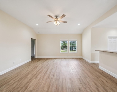 14107 Overstreet - Photo Thumbnail 7