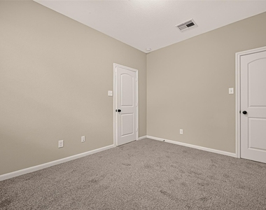 186 Biltmore Loop - Photo Thumbnail 32