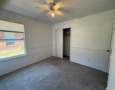 211 Waterlily Way - Photo Thumbnail 13