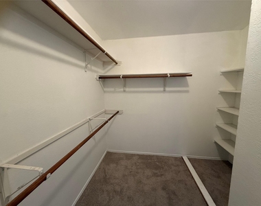 211 Waterlily Way - Photo Thumbnail 11