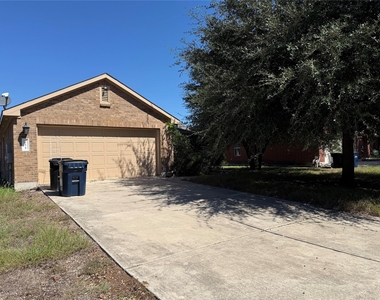 211 Waterlily Way - Photo Thumbnail 1