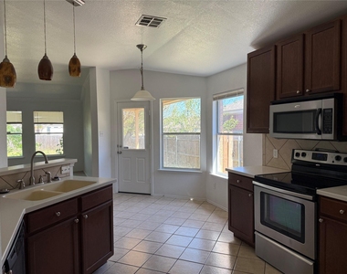 211 Waterlily Way - Photo Thumbnail 3