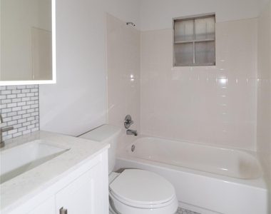 604 W Main St - Photo Thumbnail 5