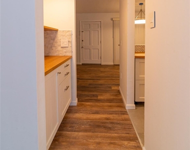 604 W Main St - Photo Thumbnail 9