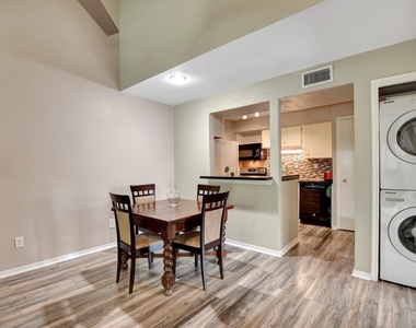 1880 White Oak Drive - Photo Thumbnail 9