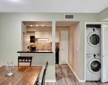 1880 White Oak Drive - Photo Thumbnail 11