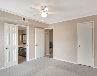 1880 White Oak Drive - Photo Thumbnail 16