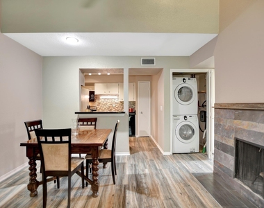 1880 White Oak Drive - Photo Thumbnail 7