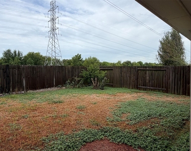 10015 Elm Knoll Trail - Photo Thumbnail 11