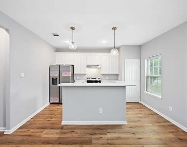 4507 White Rock Street - Photo Thumbnail 2