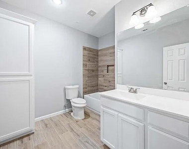 4507 White Rock Street - Photo Thumbnail 18