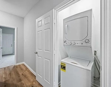 4507 White Rock Street - Photo Thumbnail 16
