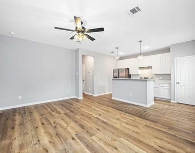 4507 White Rock Street - Photo Thumbnail 4
