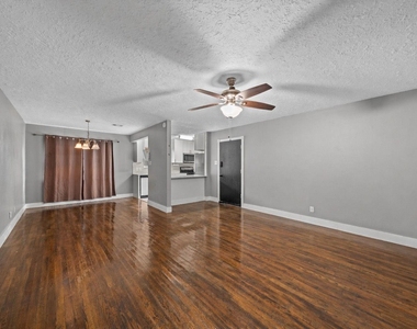 3002 Newcastle Drive - Photo Thumbnail 9