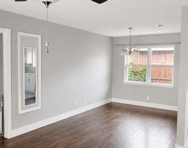3002 Newcastle Drive - Photo Thumbnail 5