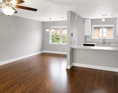 3002 Newcastle Drive - Photo Thumbnail 6