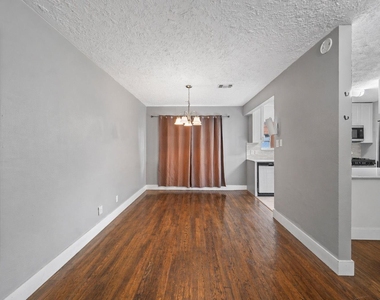 3002 Newcastle Drive - Photo Thumbnail 13