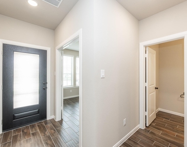 30338 Tall Fescue Drive - Photo Thumbnail 4