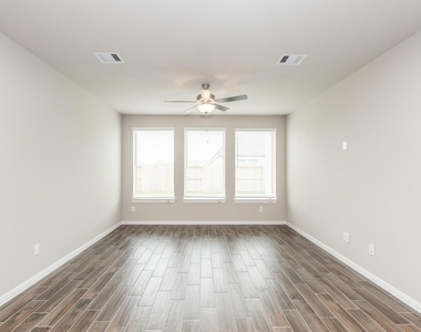 30338 Tall Fescue Drive - Photo Thumbnail 7