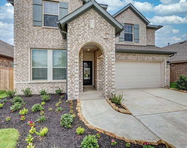 30338 Tall Fescue Drive - Photo Thumbnail 3