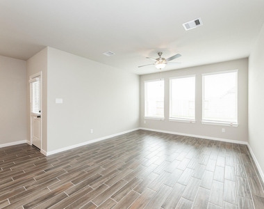 30338 Tall Fescue Drive - Photo Thumbnail 8
