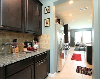 4811 Lennon Park Court - Photo Thumbnail 8
