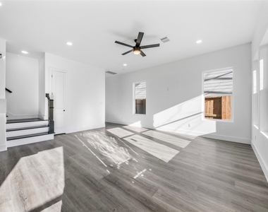 1308 Duff Lane - Photo Thumbnail 17