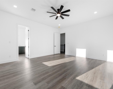 1308 Duff Lane - Photo Thumbnail 20