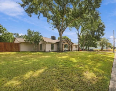 10823 Chimney Rock Road - Photo Thumbnail 4