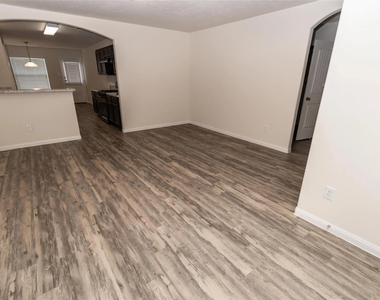 2607 Camarilla Lane - Photo Thumbnail 1