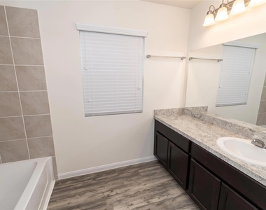 2607 Camarilla Lane - Photo Thumbnail 6
