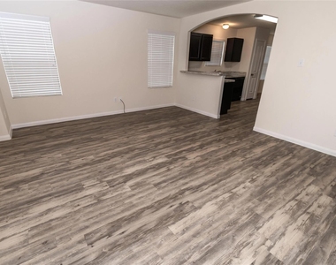 2607 Camarilla Lane - Photo Thumbnail 2