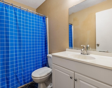 10722 Highland Woods Drive - Photo Thumbnail 9