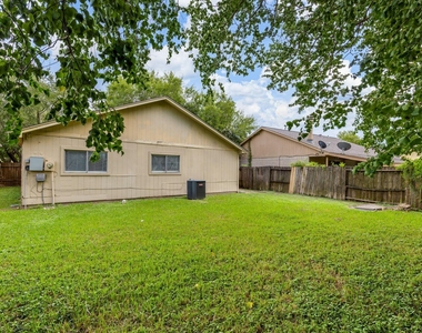 10722 Highland Woods Drive - Photo Thumbnail 12