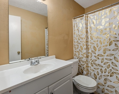10722 Highland Woods Drive - Photo Thumbnail 10