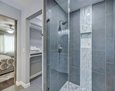 7926 Ridgeview Drive - Photo Thumbnail 12