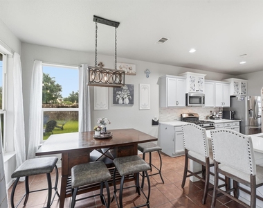 9906 Jewel Lane - Photo Thumbnail 7