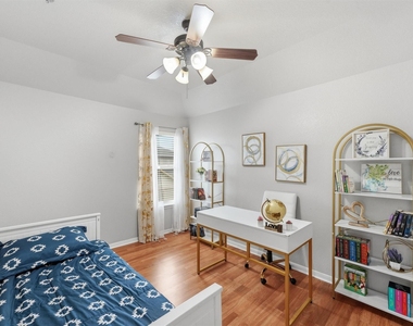 9906 Jewel Lane - Photo Thumbnail 16