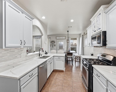 9906 Jewel Lane - Photo Thumbnail 10