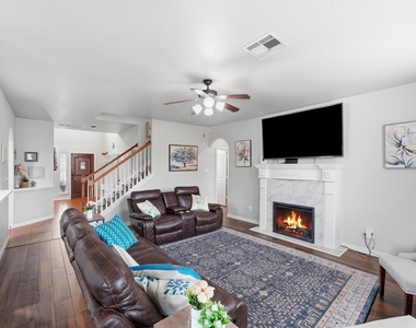 9906 Jewel Lane - Photo Thumbnail 3