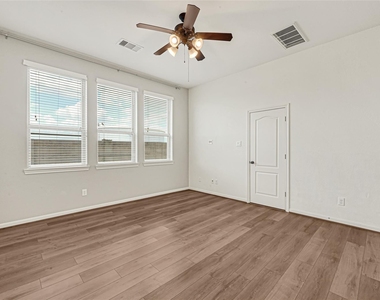 6102 Nicholas Ln - Photo Thumbnail 14
