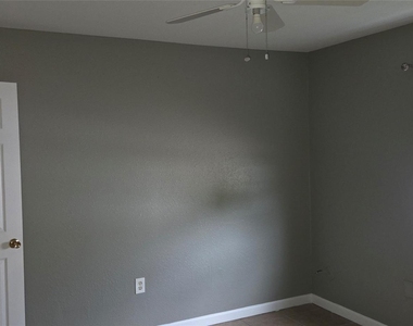 21333 W Knox Drive - Photo Thumbnail 4