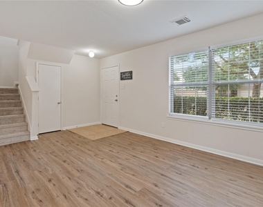 3910 Brighton Springs Lane - Photo Thumbnail 5
