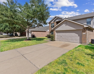 3910 Brighton Springs Lane - Photo Thumbnail 2