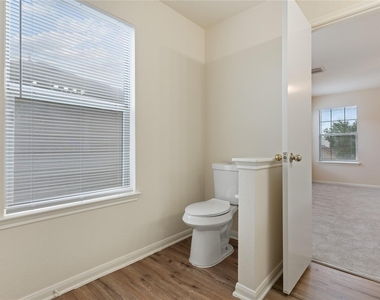 3910 Brighton Springs Lane - Photo Thumbnail 22