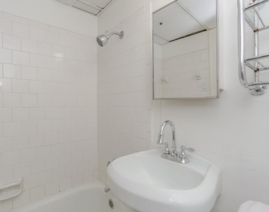 1828 W Main Street - Photo Thumbnail 7