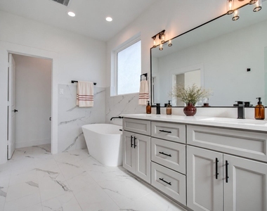 4425 Providence Street - Photo Thumbnail 15