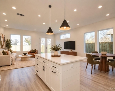 4425 Providence Street - Photo Thumbnail 8